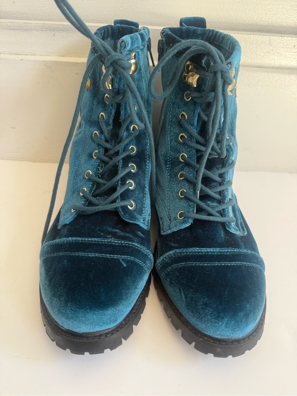 Betsey Johnson Bugsy Blue Velvet Combat Boots Embroidered Bug Insect Jewels 9.5 - Picture 2 of 10